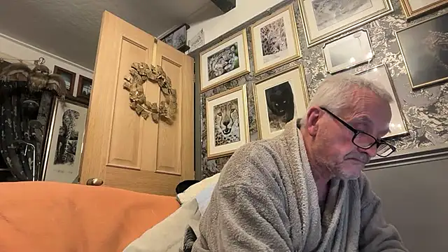 poggles online show from 6, 4, 2026