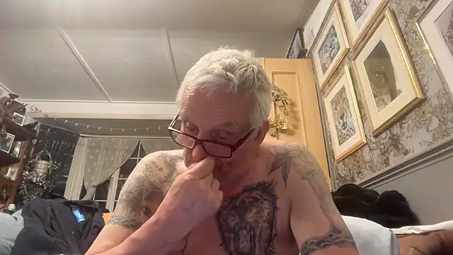 Snapshot of poggles chatting on 27, 5, 2026 poggles online show from 27, 5, 2026