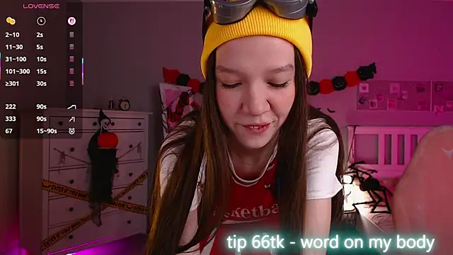 Snapshot of Shriya_Sarann chatting on 29, 10, 2025 Shriya Sarann online show from 29, 10, 2025