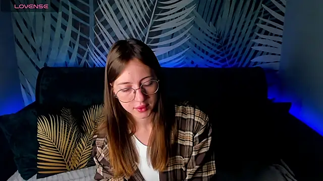 Snapshot of ChristyCrayme chatting on 2, 10, 2025 ChristyCrayme online show from 2, 10, 2025