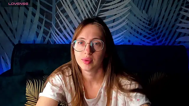 Snapshot of ChristyCrayme chatting on 14, 10, 2025 ChristyCrayme online show from 14, 10, 2025