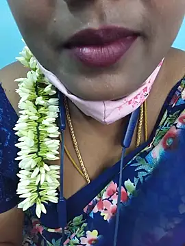 Snapshot of Tamil_riyalini12 chatting on 17, 5, 2026 Tamil riyalini12 online show from 17, 5, 2026