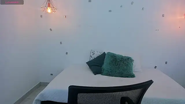 Gina25 online show from 4, 12, 2025