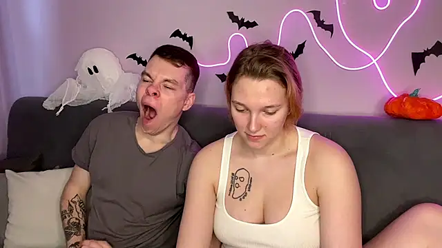 julielourens online show from 1, 11, 2025