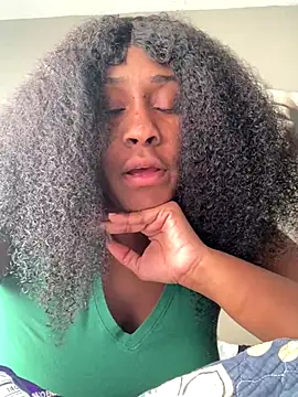 Foreignthaababyy online show from 5, 11, 2025