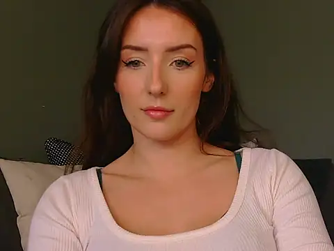 Snapshot of ivy-anne chatting on 16, 10, 2025 ivy-anne online show from 16, 10, 2025