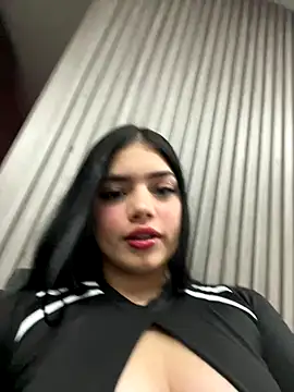 Snapshot of Hailey-Fox chatting on 21, 12, 2025 Hailey-Fox online show from 21, 12, 2025