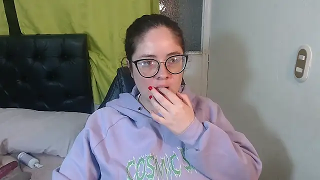 KrystalAdams online show from 16, 4, 2026