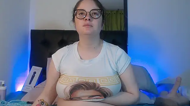 KrystalAdams online show from 18, 7, 2026