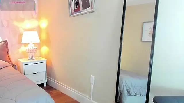 isabella milf  online show from 17, 9, 2025