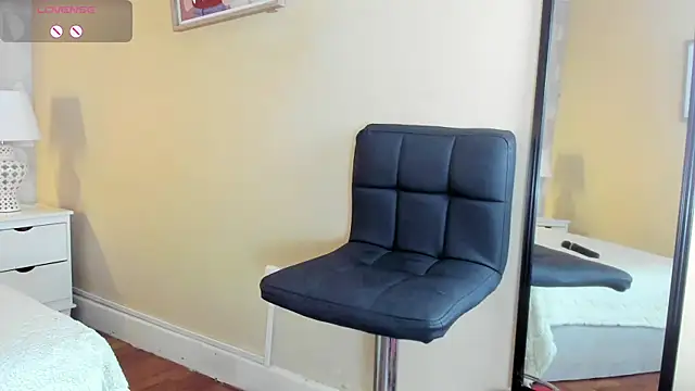 isabella milf  online show from 25, 9, 2025