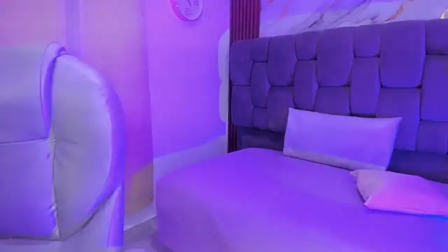 Snapshot of Anny_bridge chatting on 30, 9, 2025 Anny bridge online show from 30, 9, 2025