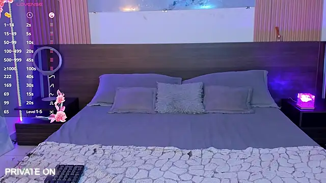 Snapshot of samanthaa_moon chatting on 1, 10, 2025 samanthaa moon online show from 1, 10, 2025