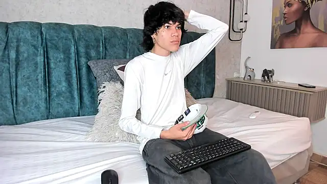 Snapshot of Diamond_twink chatting on 23, 6, 2026 Diamond twink online show from 23, 6, 2026
