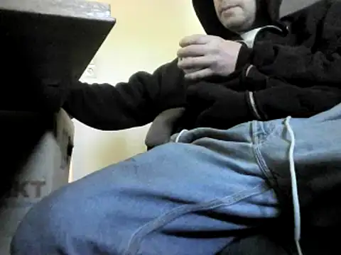 Snapshot of skateboy78 chatting on 3, 3, 2025 skateboy78 online show from 3, 3, 2025