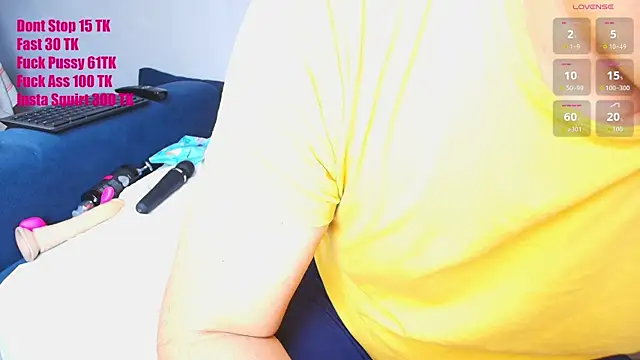 Snapshot of couplelove543 chatting on 14, 10, 2025 couplelove543 online show from 14, 10, 2025