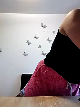 LarisseBelle online show from 11, 10, 2025