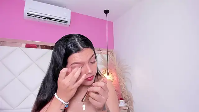 Lucianaa Collins online show from 6, 11, 2025