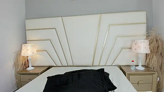 Lucianaa Collins online show from 3, 12, 2025