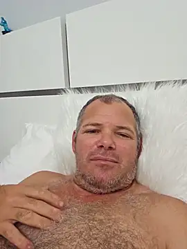 cubanitofeliz40 online show from 2, 3, 2026