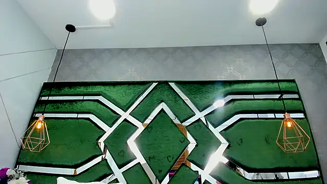 Snapshot of ThaliaCross chatting on 11, 9, 2025 ThaliaCross online show from 11, 9, 2025