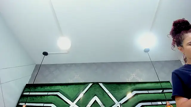 Snapshot of ThaliaCross chatting on 12, 10, 2025 ThaliaCross online show from 12, 10, 2025