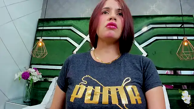 Snapshot of ThaliaCross chatting on 17, 10, 2025 ThaliaCross online show from 17, 10, 2025