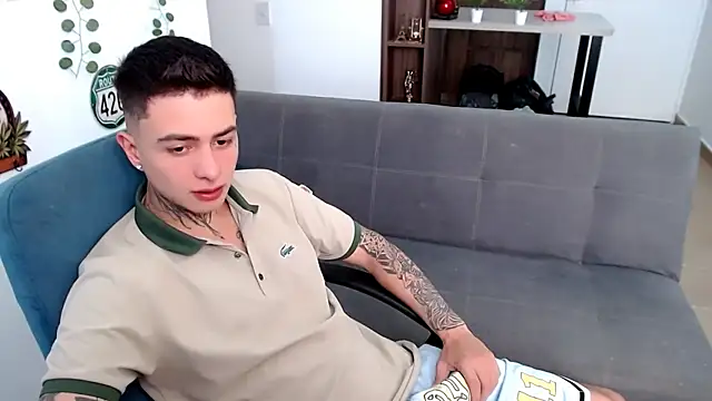 Snapshot of santii_ss chatting on 16, 3, 2026 santii ss online show from 16, 3, 2026