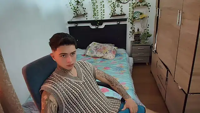 Snapshot of santii_ss chatting on 5, 8, 2026 santii ss online show from 5, 8, 2026