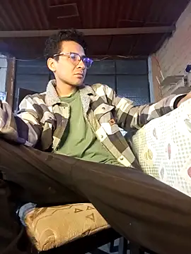 LecheDeSoya666 online show from 31, 10, 2025