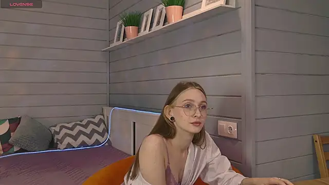 Vikki wyye online show from 9, 10, 2025