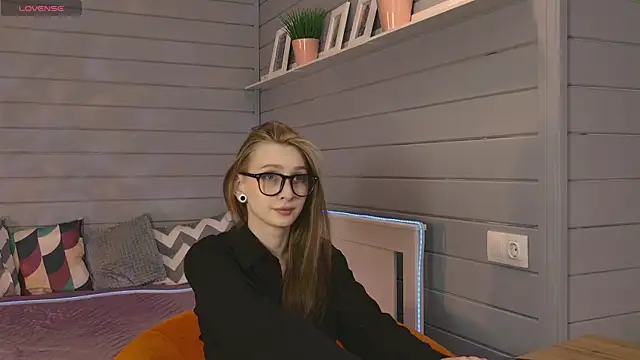 Vikki wyye online show from 15, 10, 2025