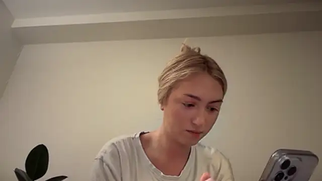 Kitty Swetty online show from 17, 12, 2025