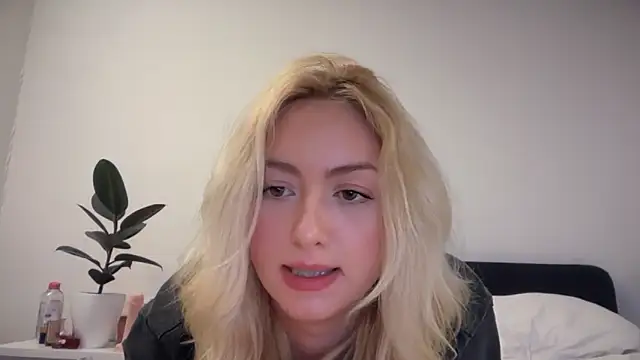 Kitty Swetty online show from 25, 2, 2026