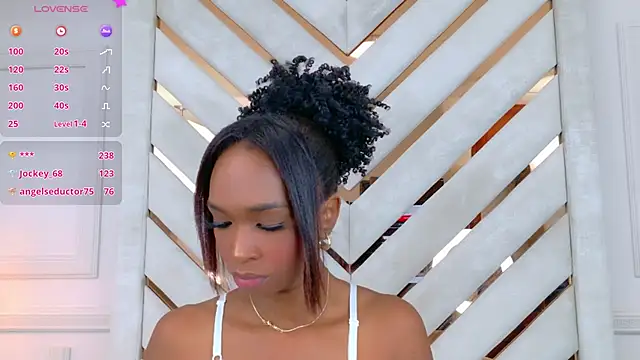 Snapshot of Agatha-Adams chatting on 13, 10, 2025 Agatha-Adams online show from 13, 10, 2025