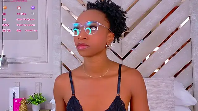 Snapshot of Agatha-Adams chatting on 4, 11, 2025 Agatha-Adams online show from 4, 11, 2025