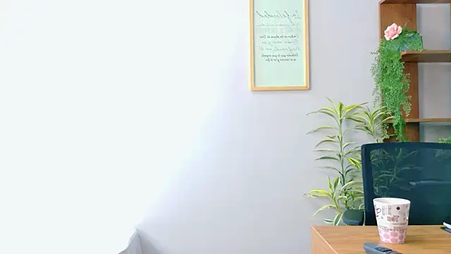 Snapshot of Agatha-Adams chatting on 18, 12, 2025 Agatha-Adams online show from 18, 12, 2025