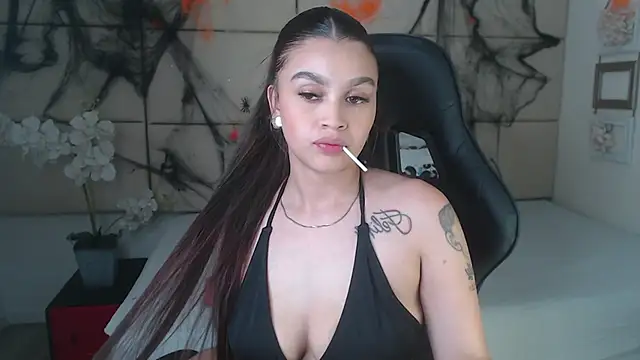 Snapshot of Rossi_Baker chatting on 28, 10, 2025 Rossi Baker online show from 28, 10, 2025