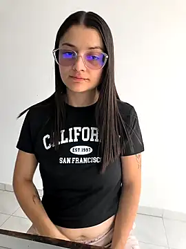 Snapshot of Coralinne__ chatting on 31, 3, 2026 Coralinne online show from 31, 3, 2026