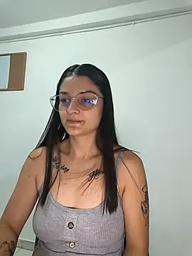 Snapshot of Coralinne__ chatting on 26, 4, 2026 Coralinne online show from 26, 4, 2026