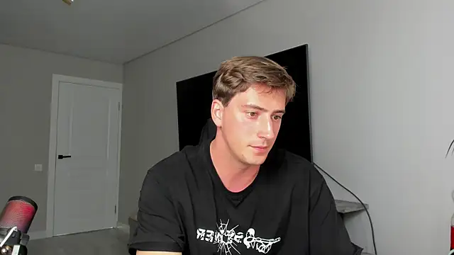 Snapshot of DaniHort chatting on 4, 6, 2026 DaniHort online show from 4, 6, 2026