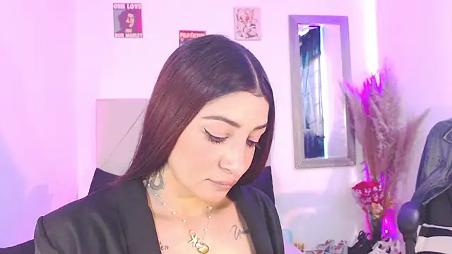 Snapshot of Anna_belly chatting on 16, 12, 2025 Anna belly online show from 16, 12, 2025