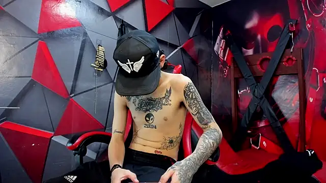 StraightBoy Nick online show from 22, 10, 2025