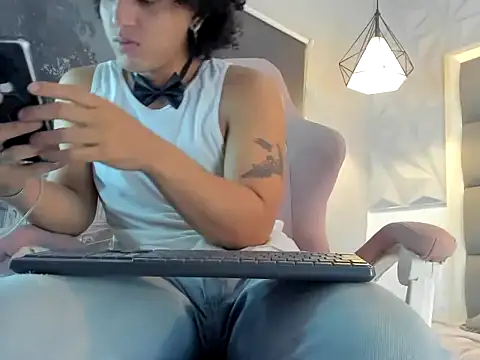 Xfire boy69 online show from 29, 10, 2025