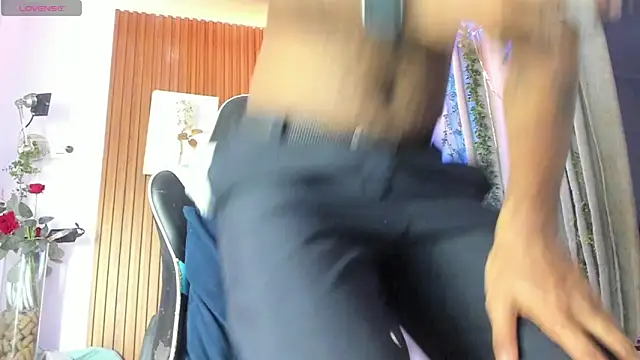 Darwin mayo online show from 16, 3, 2026