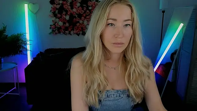 Snapshot of AstraMonroe chatting on 18, 5, 2026 AstraMonroe online show from 18, 5, 2026
