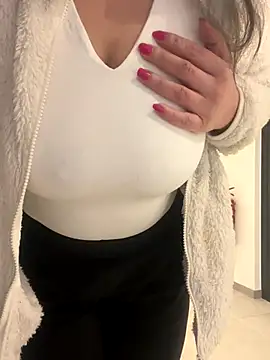 Snapshot of eli5566 chatting on 7, 1, 2026 eli5566 online show from 7, 1, 2026