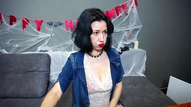 Snapshot of CameronEnns chatting on 25, 10, 2025 CameronEnns online show from 25, 10, 2025