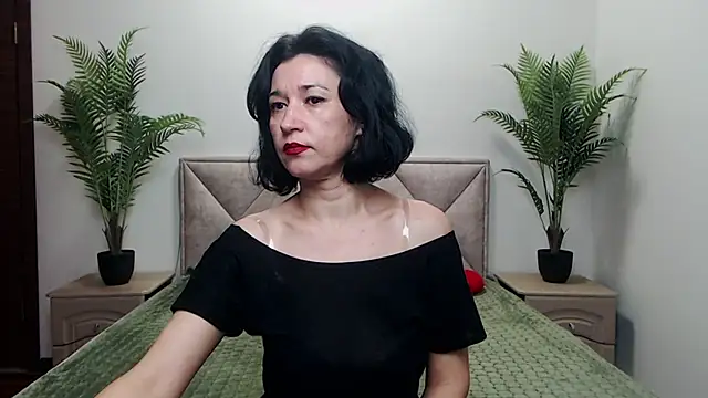 Snapshot of CameronEnns chatting on 11, 11, 2025 CameronEnns online show from 11, 11, 2025