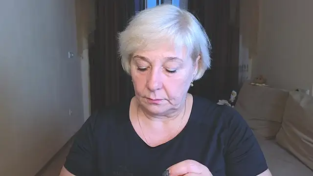 Snapshot of Milana_Milky chatting on 28, 10, 2025 Milana Milky online show from 28, 10, 2025